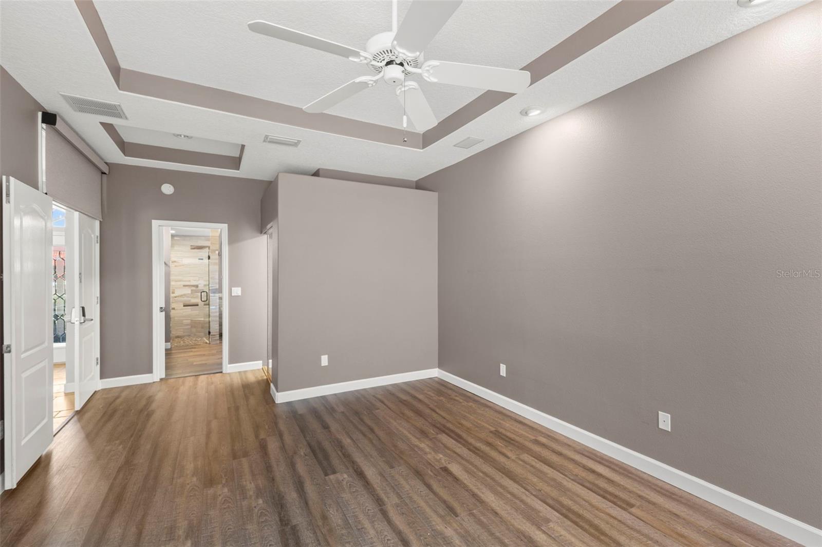 695 SALT LAKE DR — photo 35