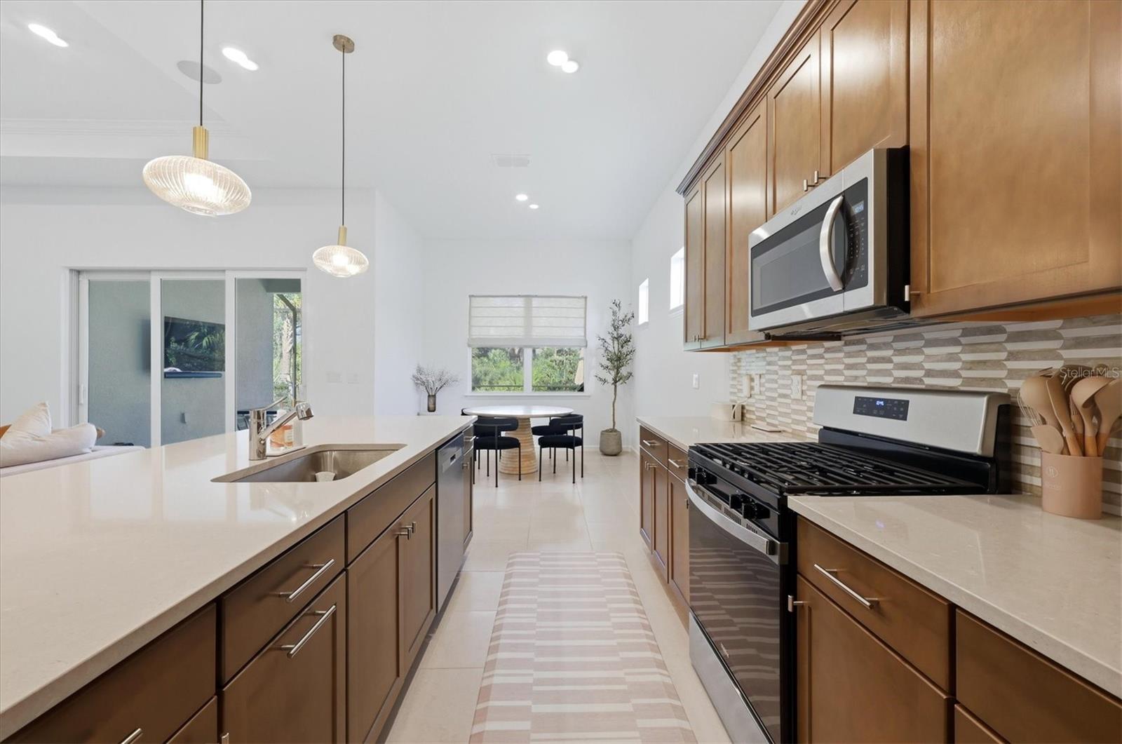 29248 CORAL HARBOUR DR — photo 13