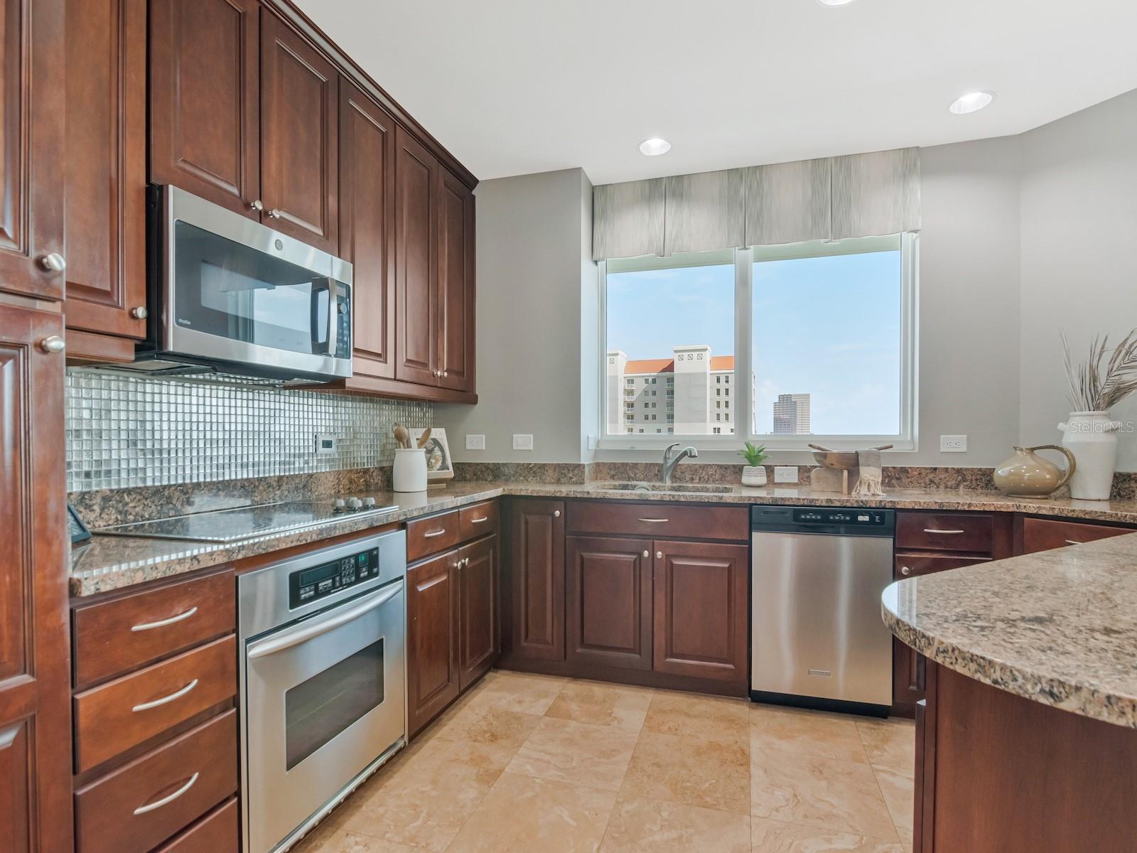 450 KNIGHTS RUN AVE #1501 — photo 12