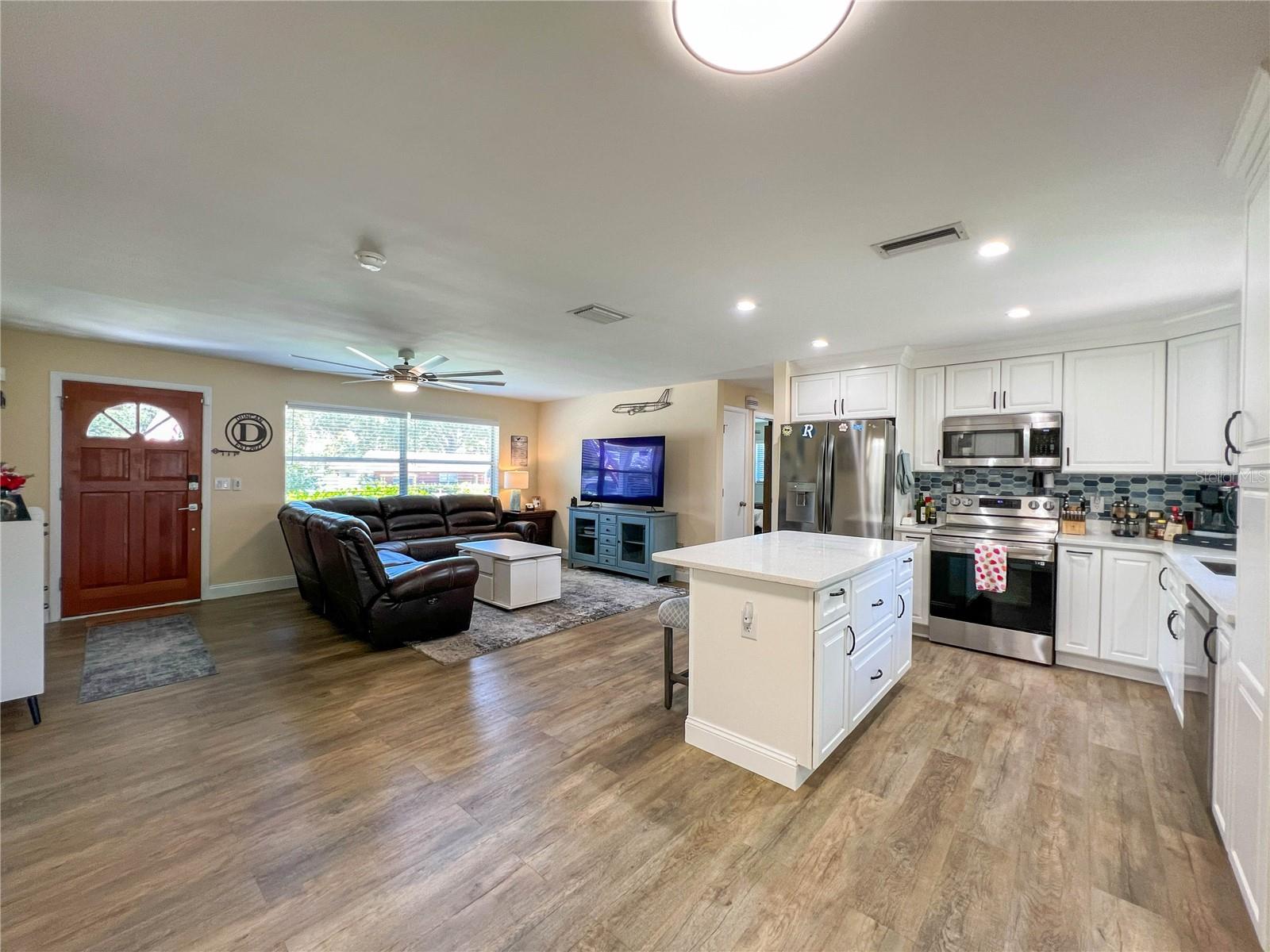 1524 S FREDRICA AVE — photo 3