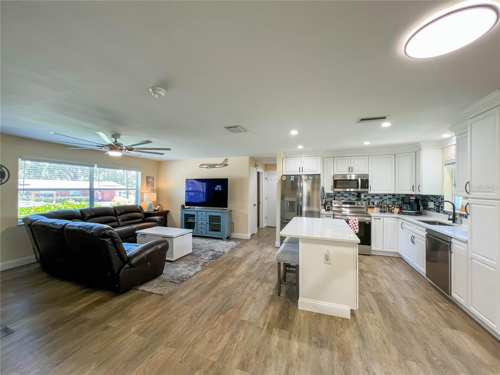 1524 S FREDRICA AVE — photo 4