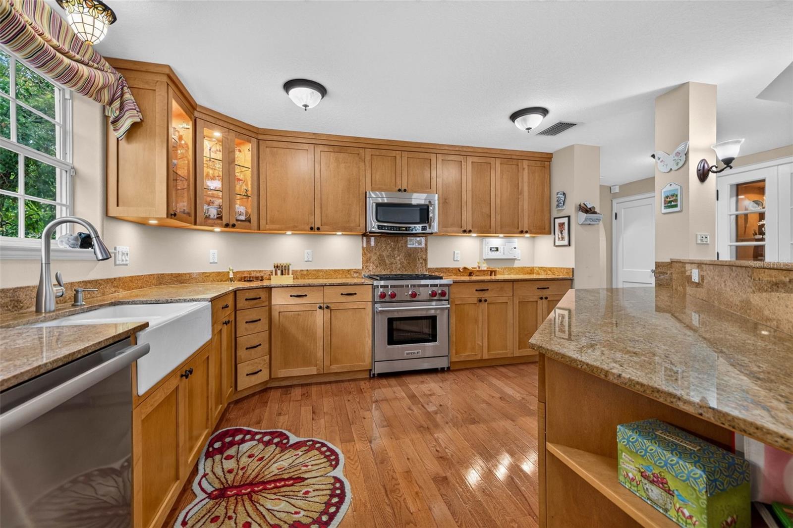 322 ROEBLING RD S — photo 4