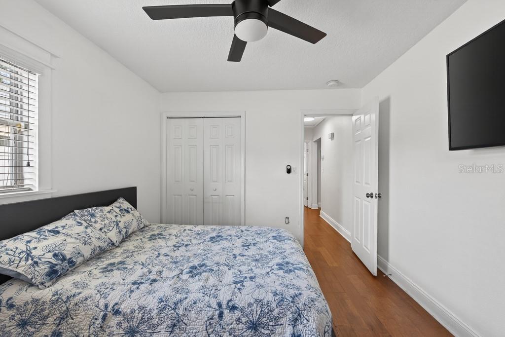 1715 S HUBERT AVE — photo 30
