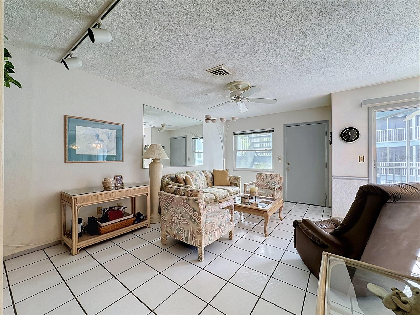 205 HIGHLAND AVE #3 — photo 9