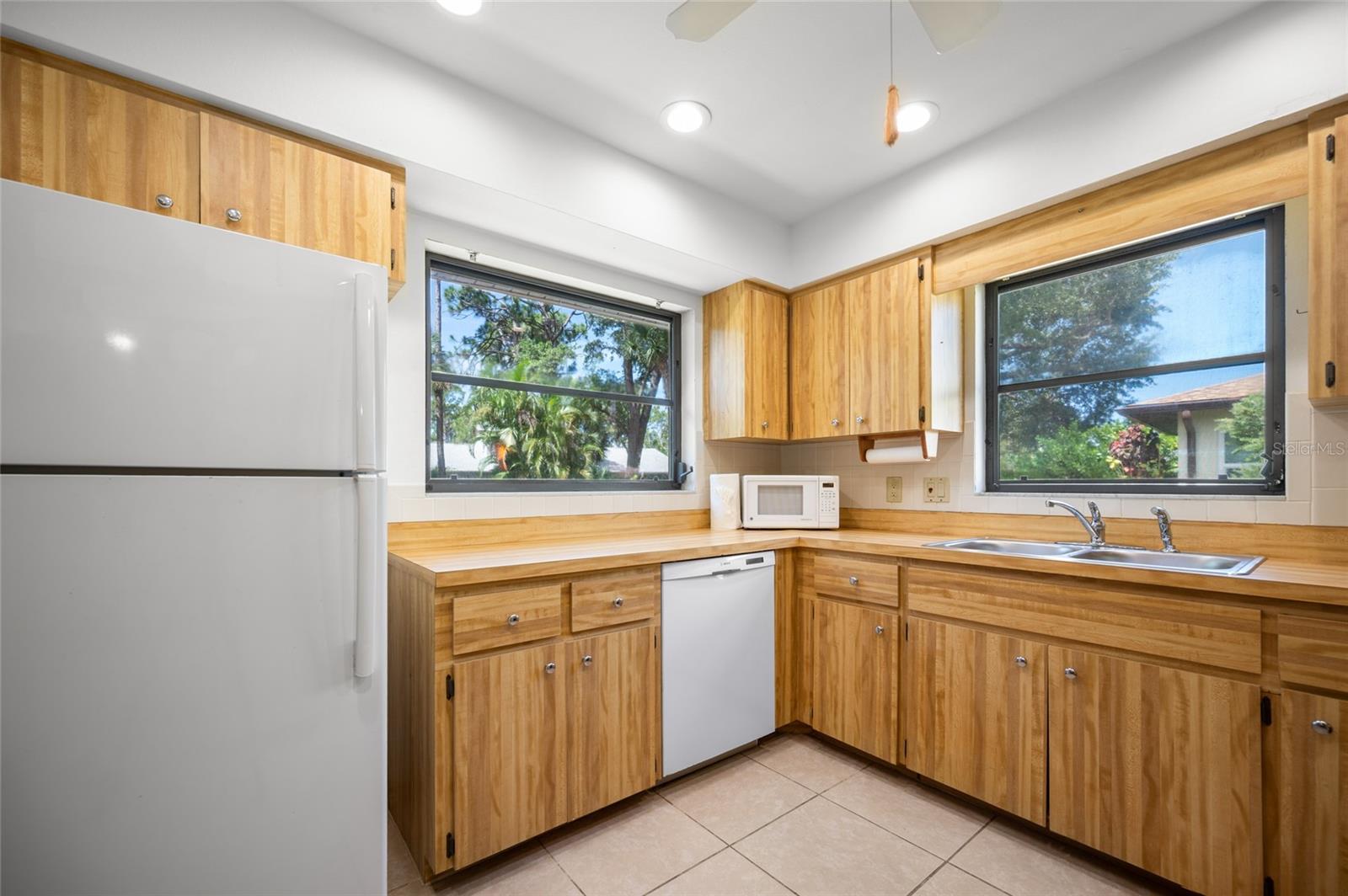 221 HIGH POINT DR #221A — photo 11
