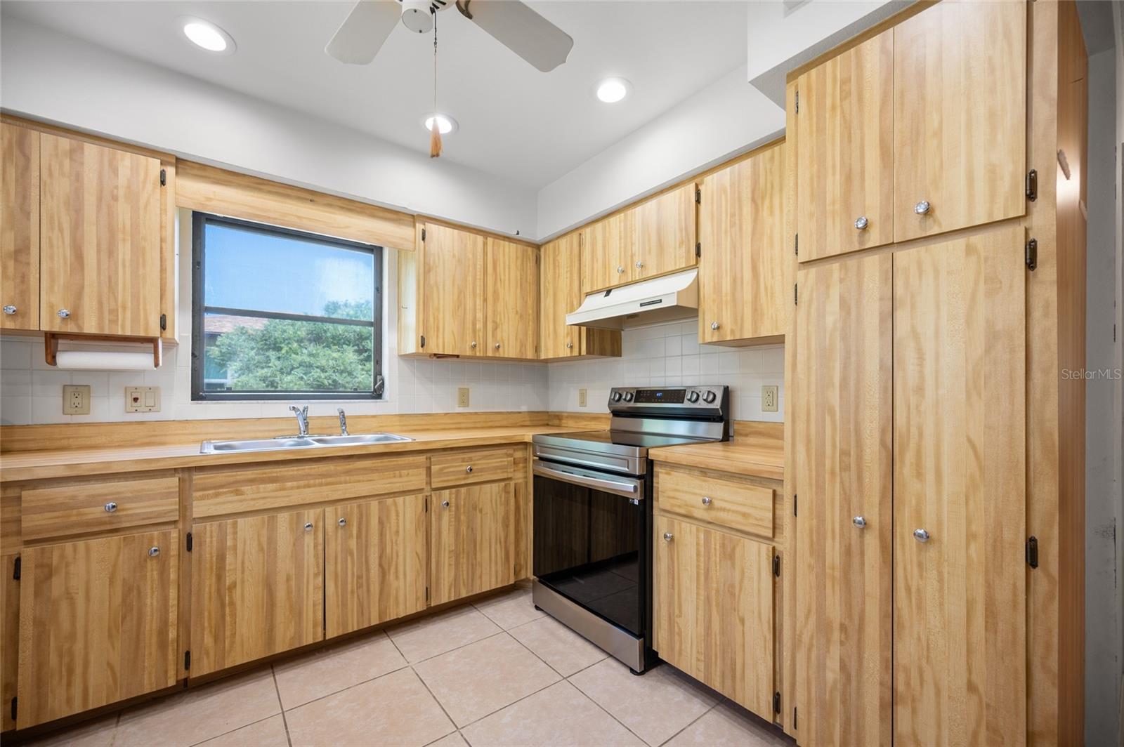 221 HIGH POINT DR #221A — photo 12