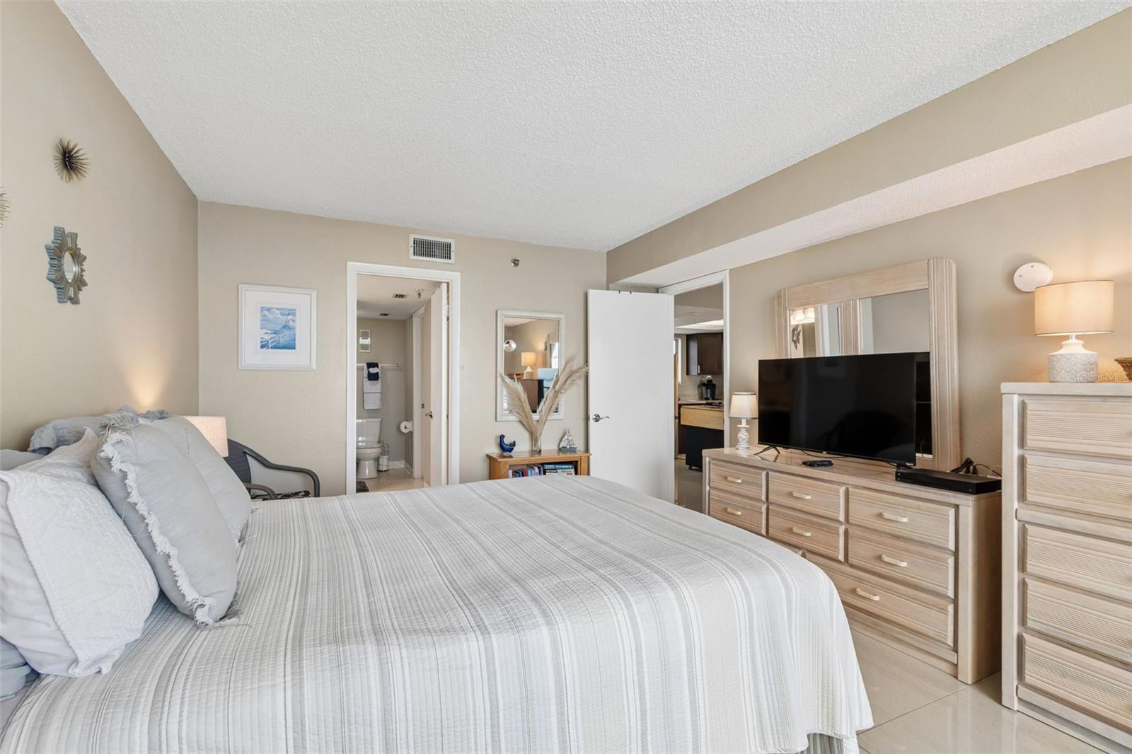 5915 SEA RANCH DR #611 — photo 28