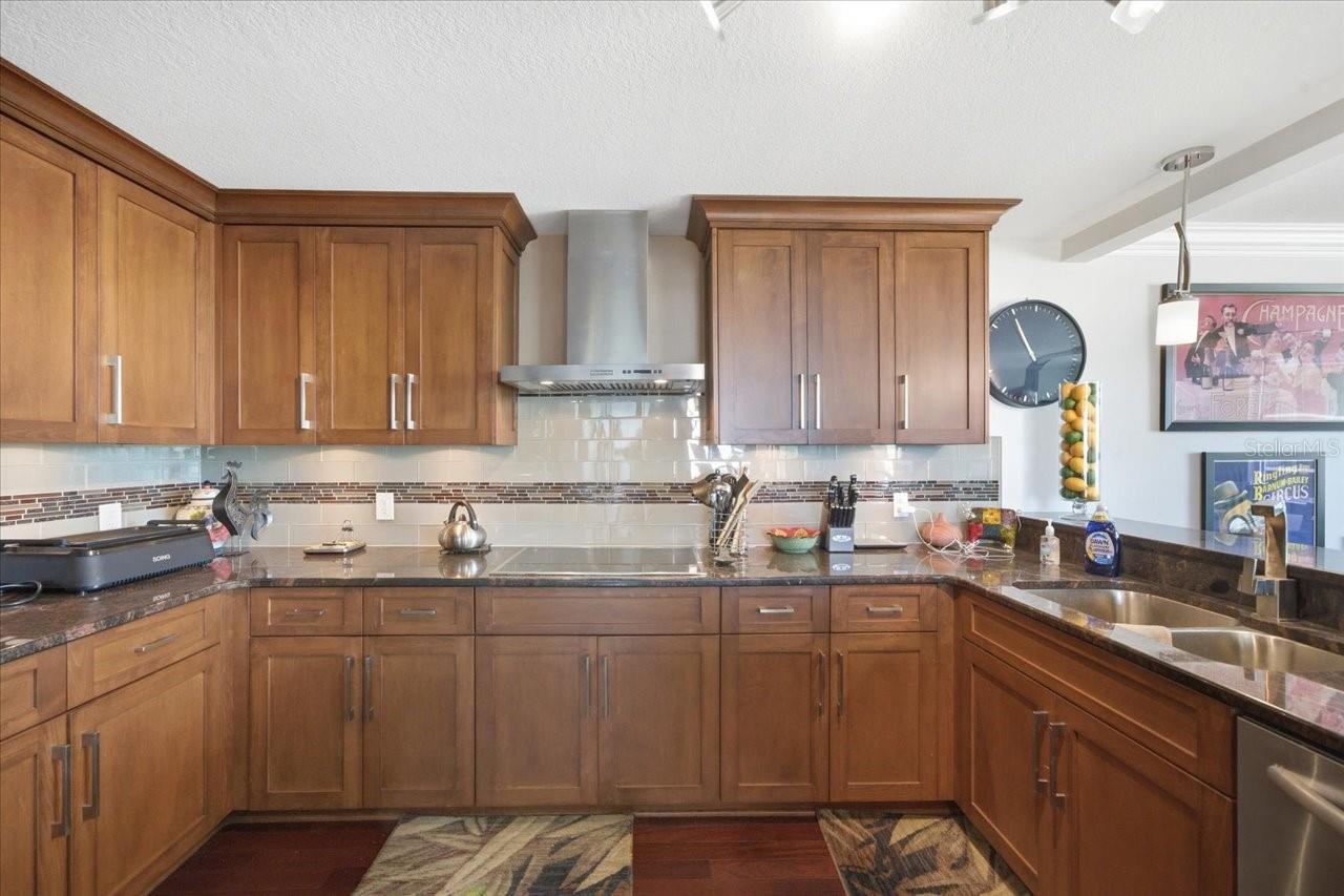 736 ISLAND WAY #1003 — photo 26