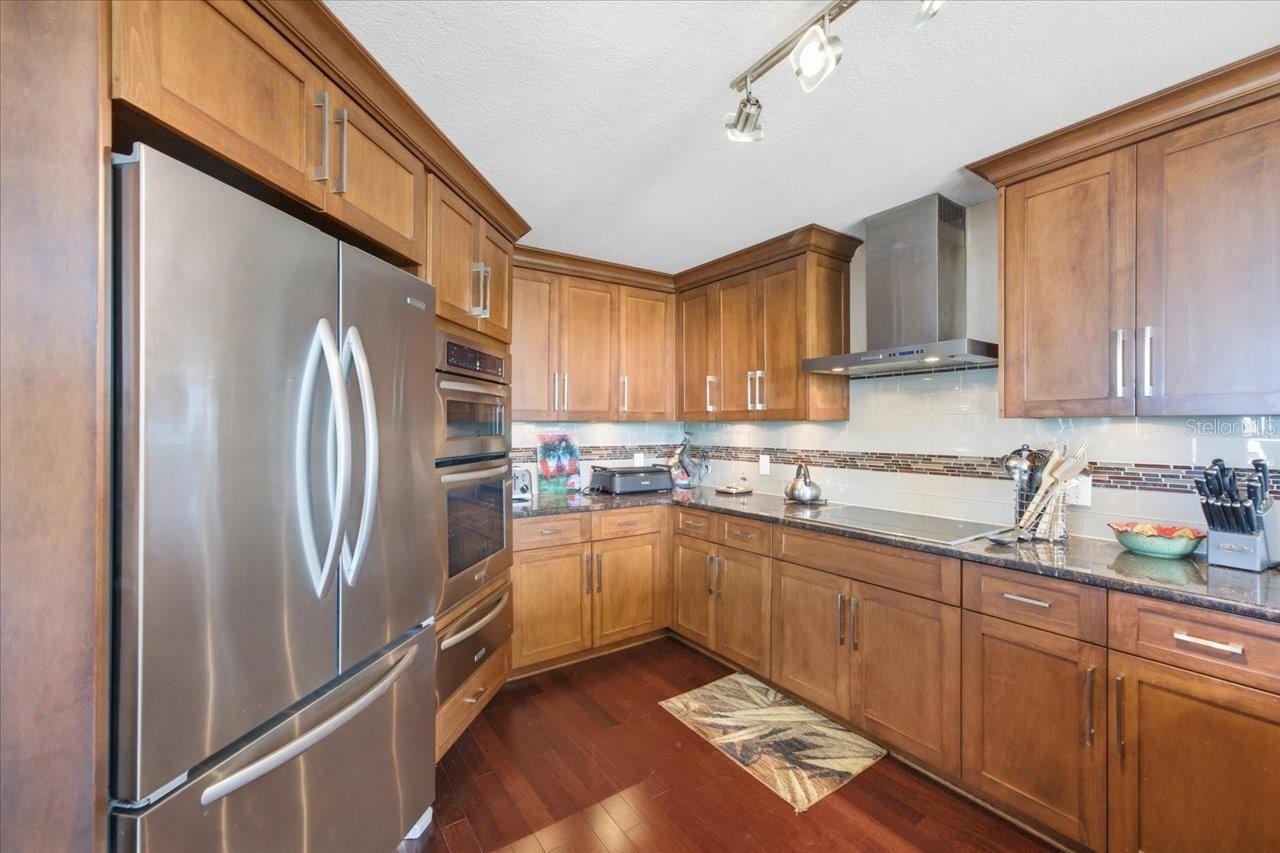 736 ISLAND WAY #1003 — photo 25