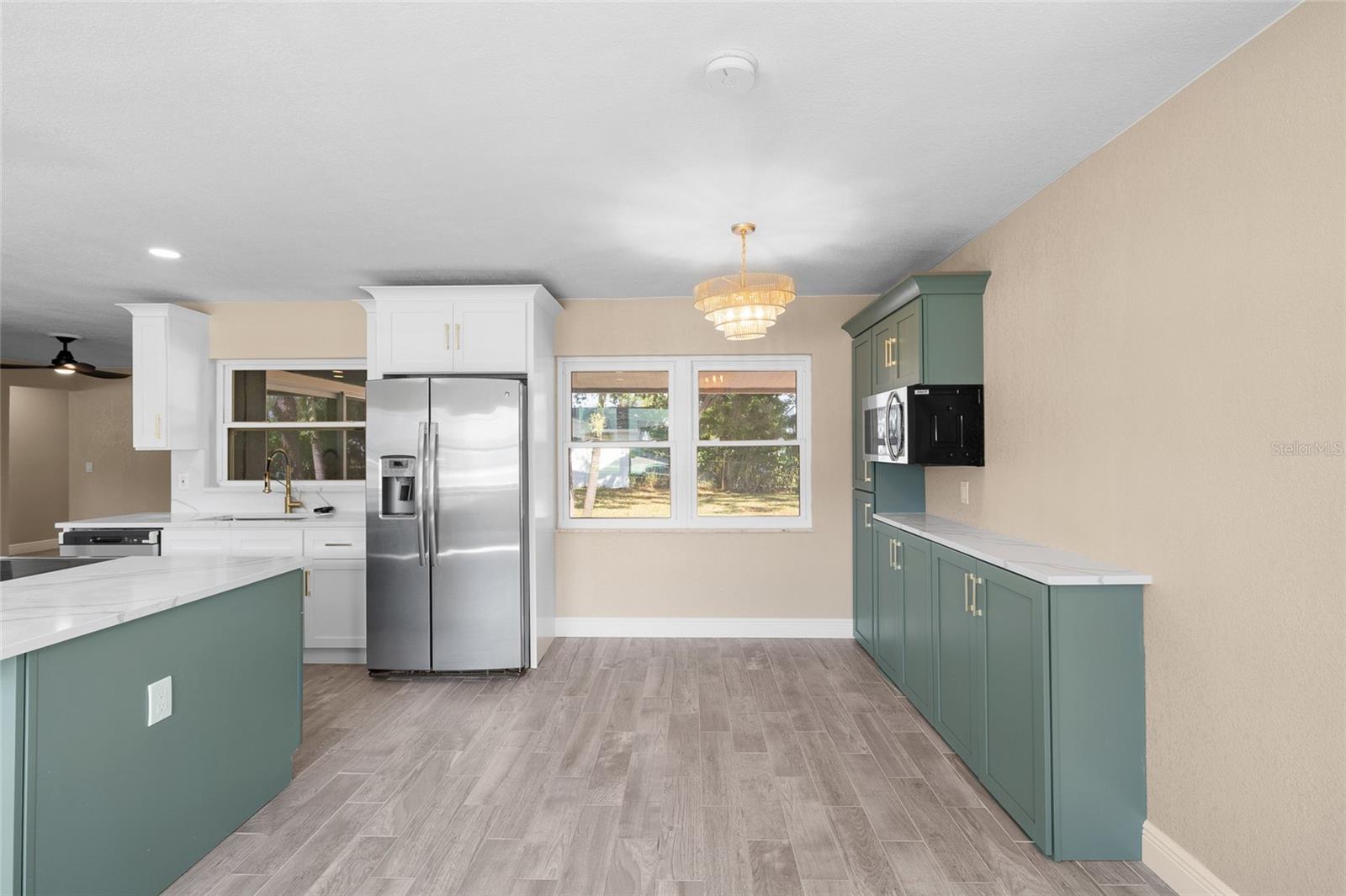 5901 DENVER ST NE — photo 9