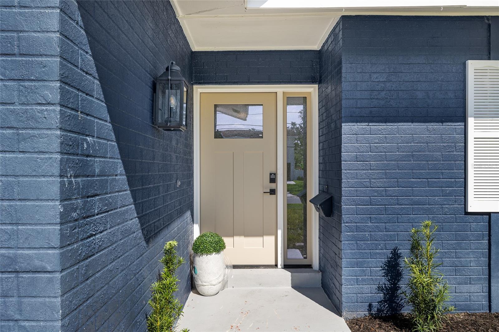 5901 DENVER ST NE — photo 3