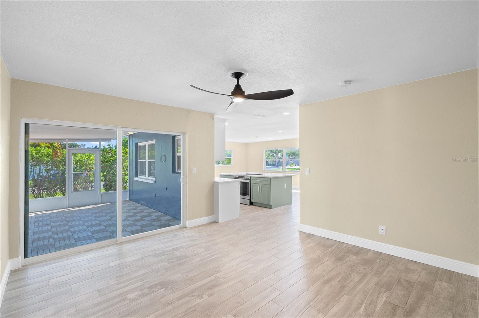 5901 DENVER ST NE — photo 13