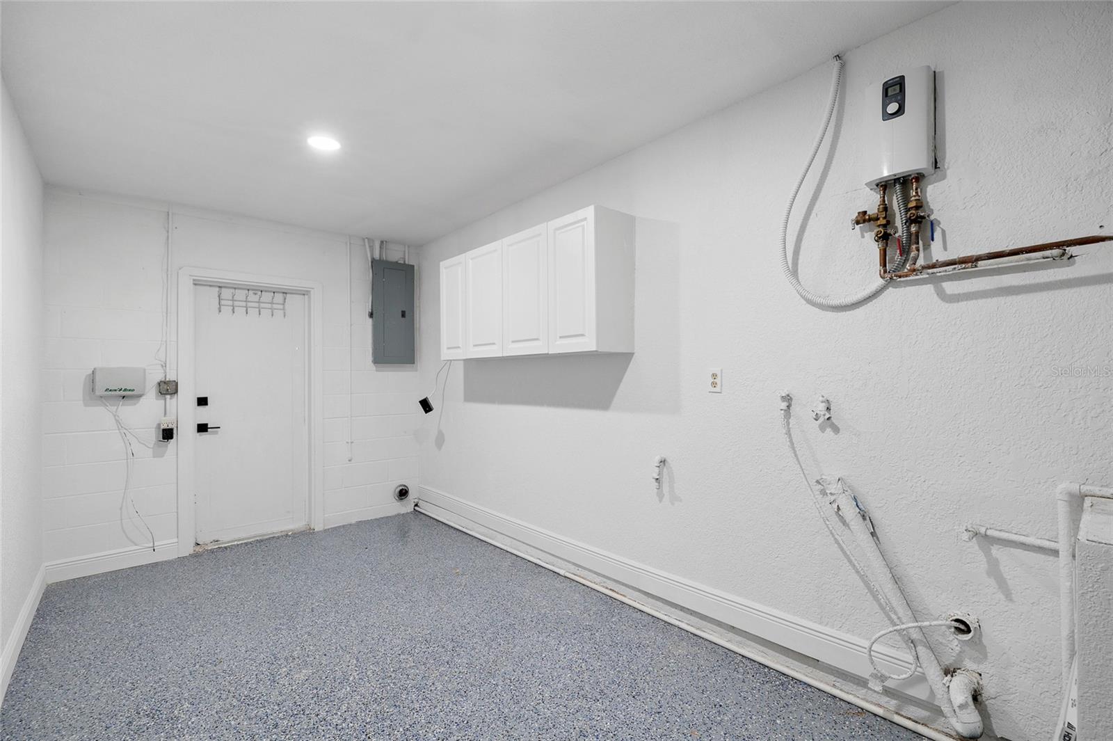 5901 DENVER ST NE — photo 29