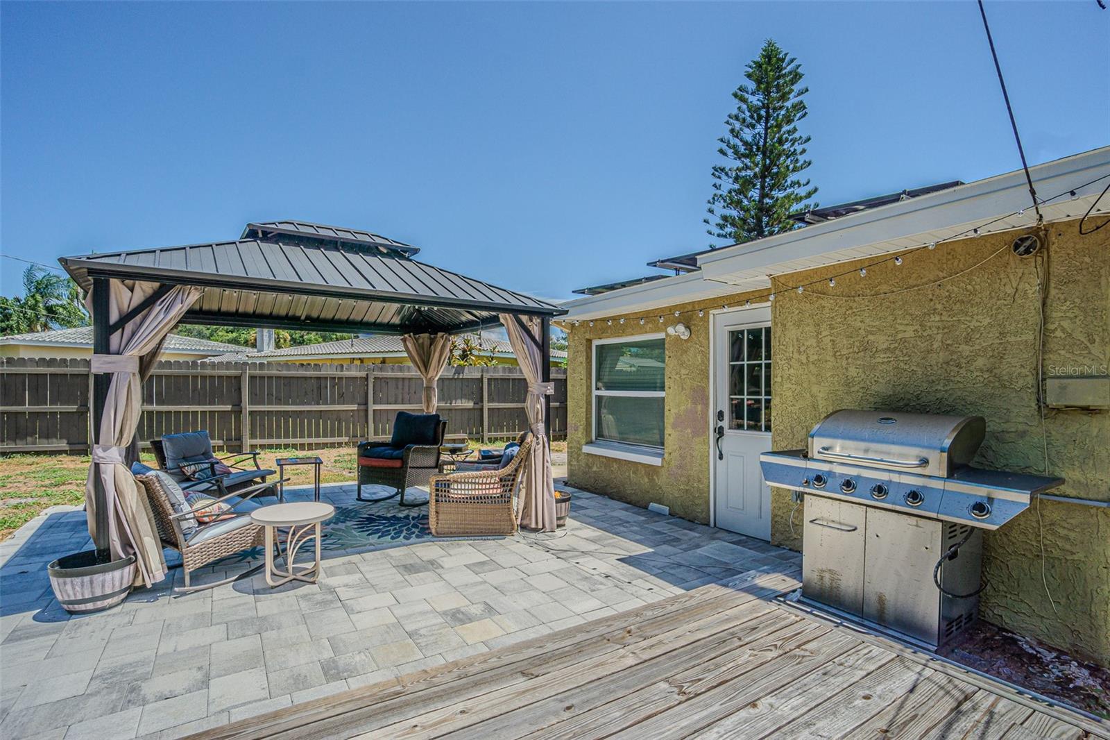 721 OLEANDER WAY S — photo 46