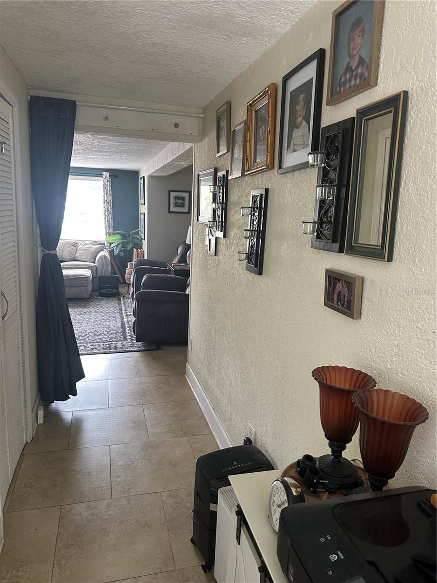 721 OLEANDER WAY S — photo 11