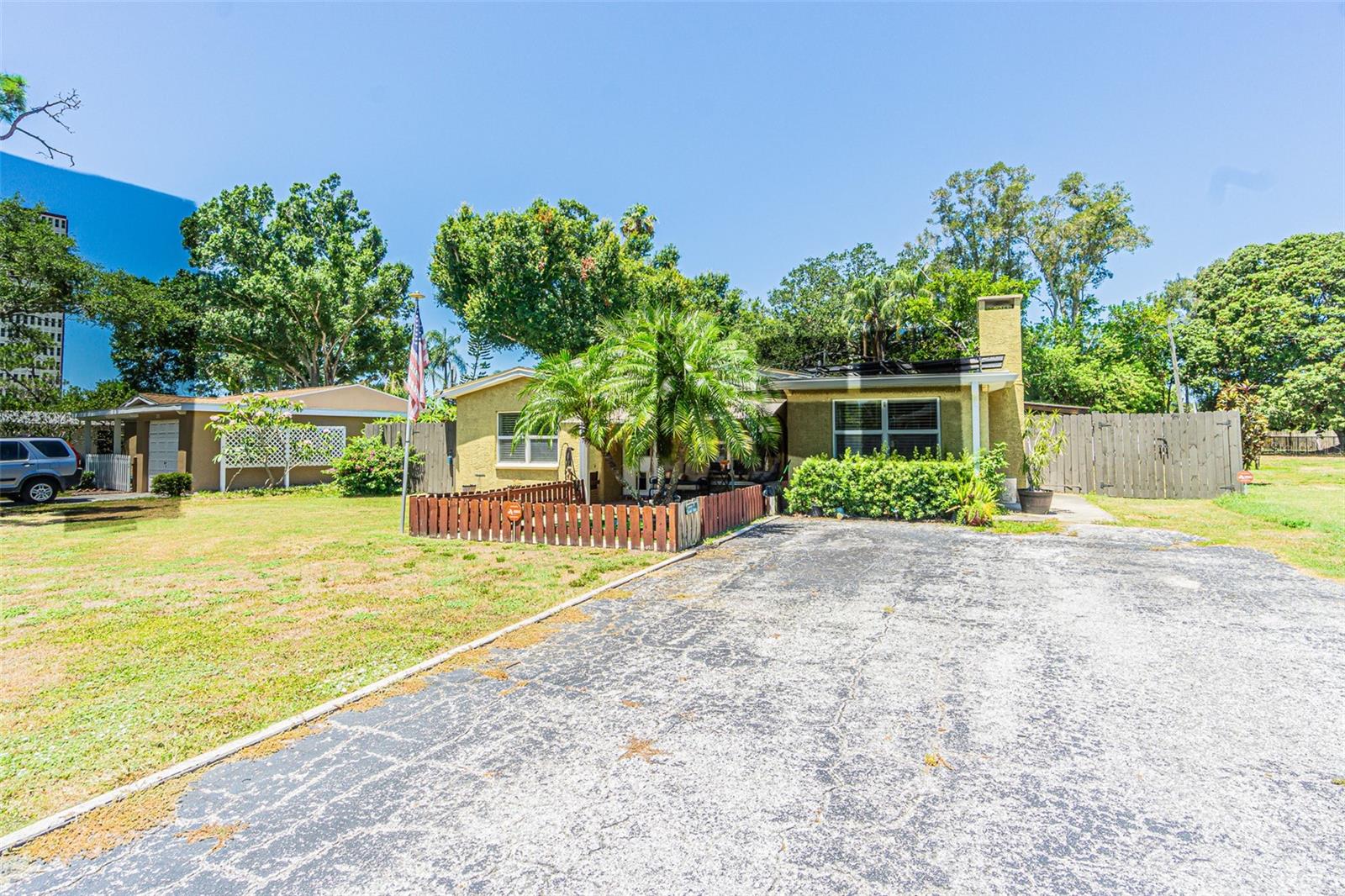 721 OLEANDER WAY S — photo 47