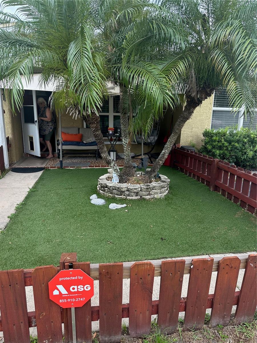 721 OLEANDER WAY S — photo 5