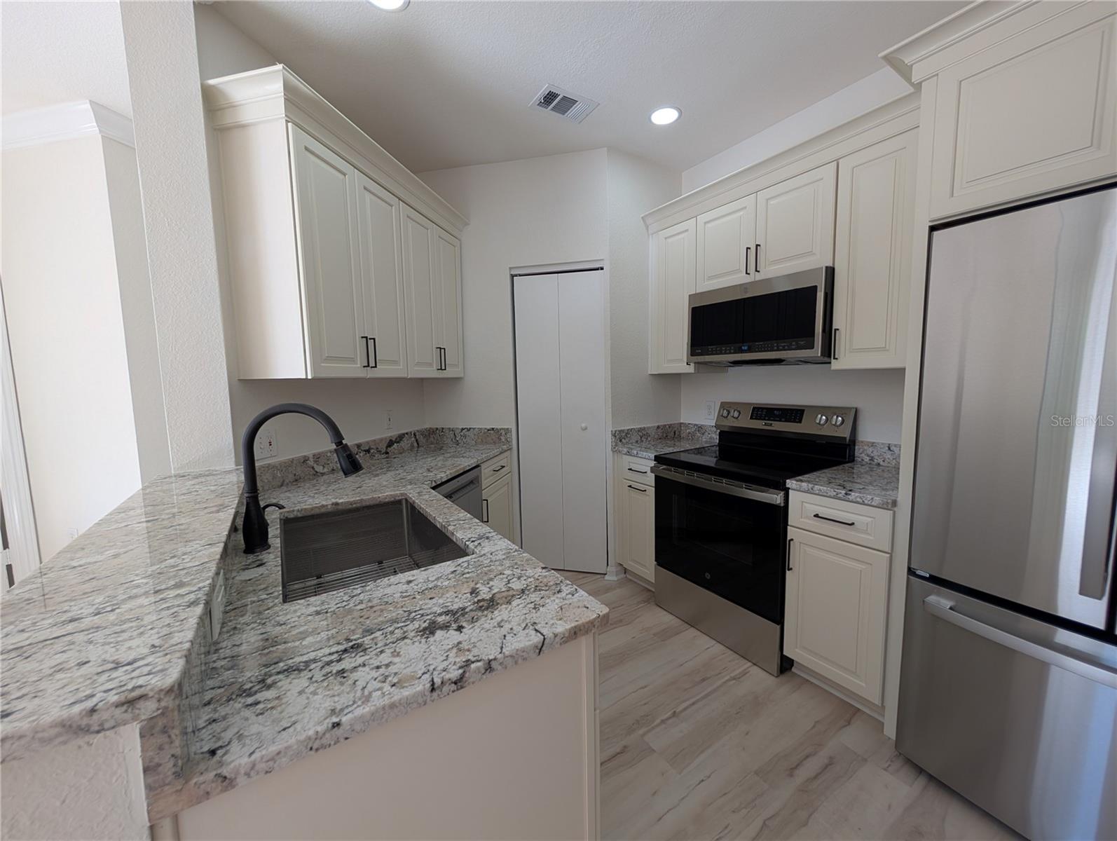 2107 PORTOFINO PL #30-302 — photo 19