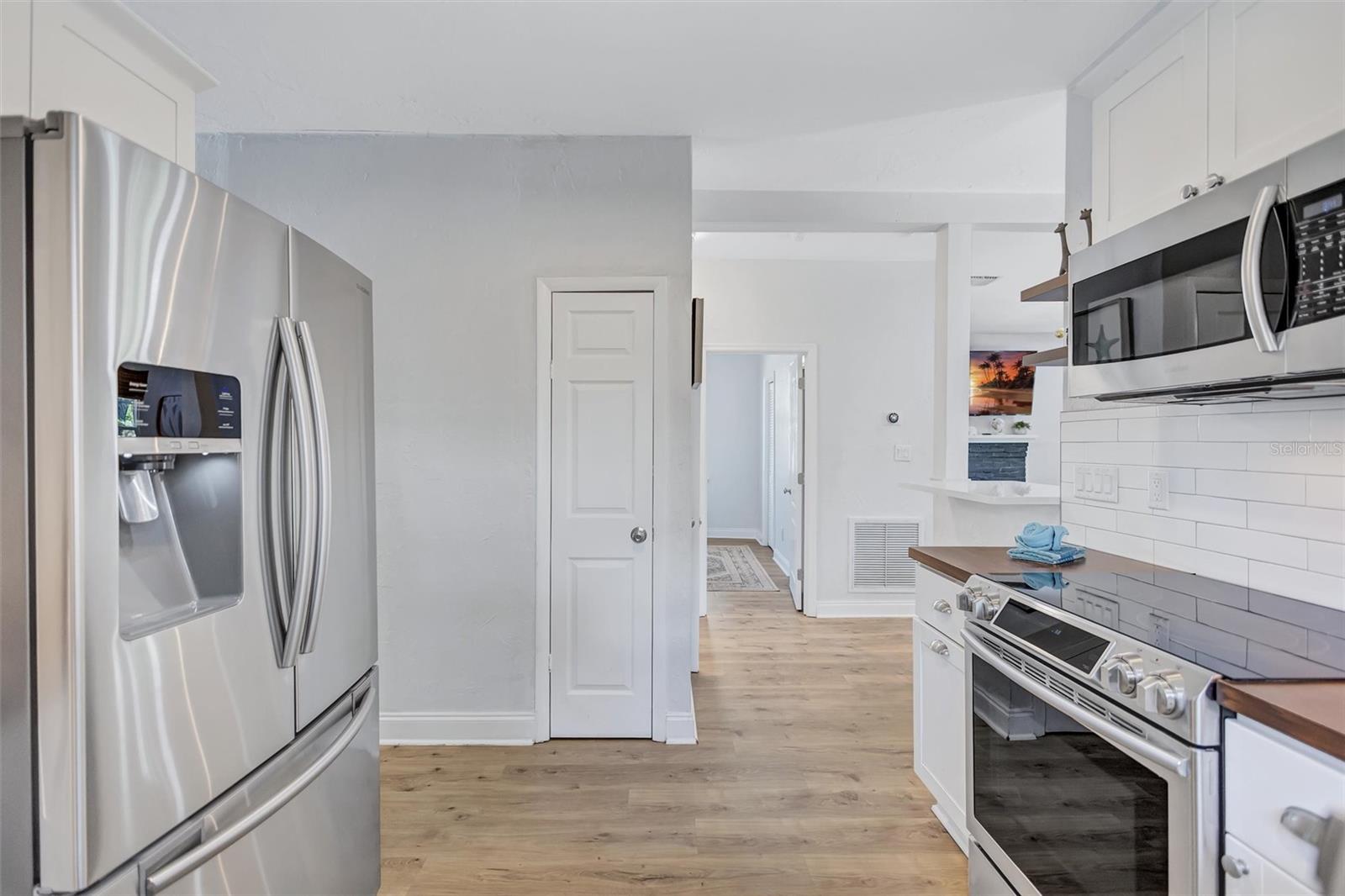 2437 FLOYD ST — photo 20