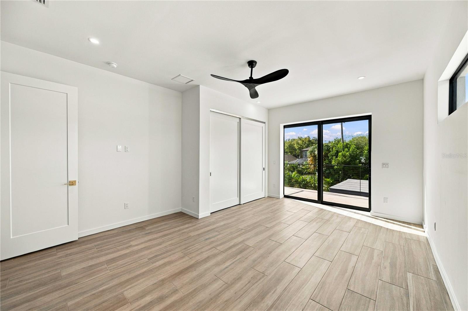 2258 ARLINGTON ST — photo 42