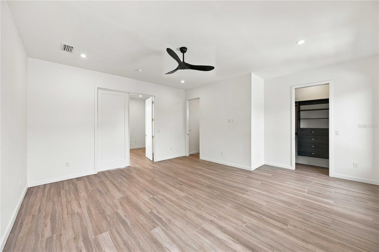 2258 ARLINGTON ST — photo 39