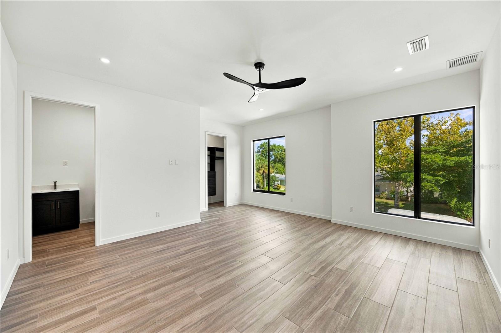 2258 ARLINGTON ST — photo 38