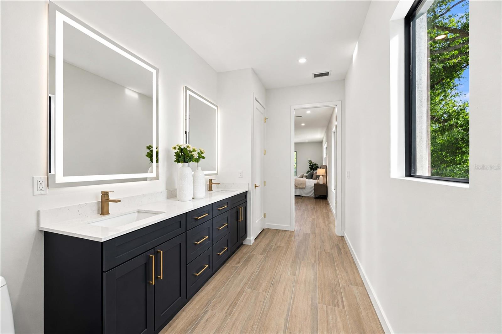 2258 ARLINGTON ST — photo 37