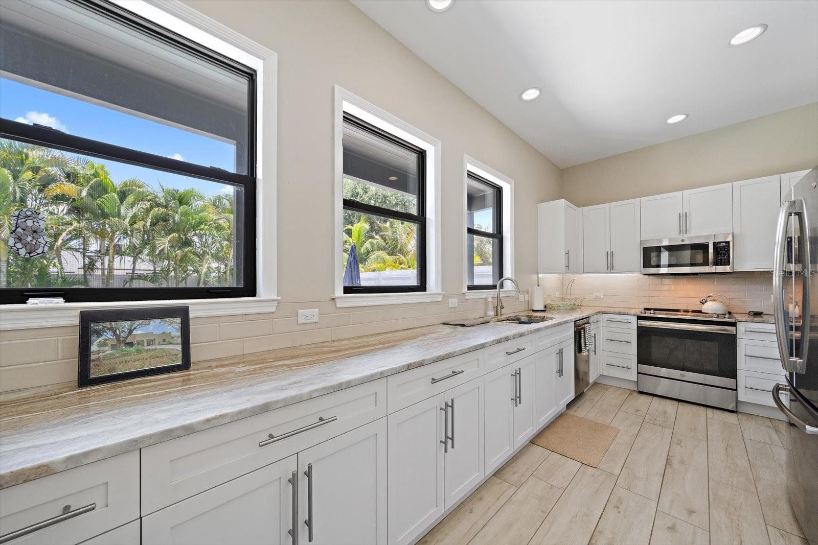 1905 TULIP DR — photo 17