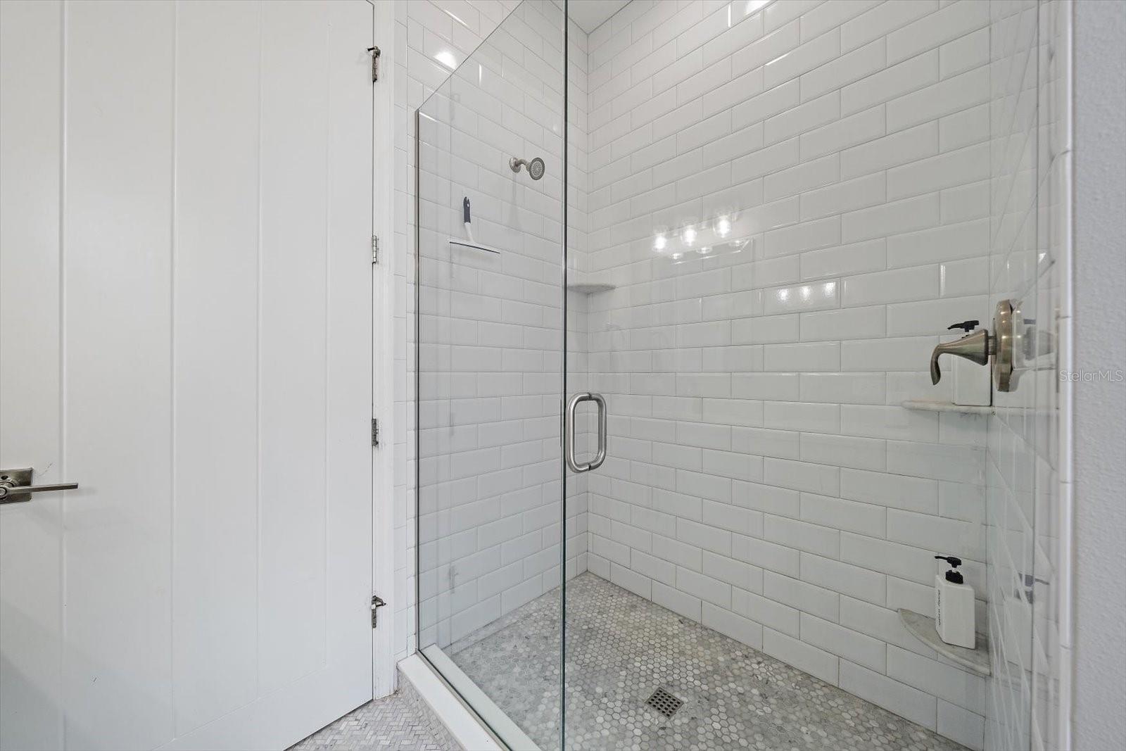 1905 TULIP DR — photo 31