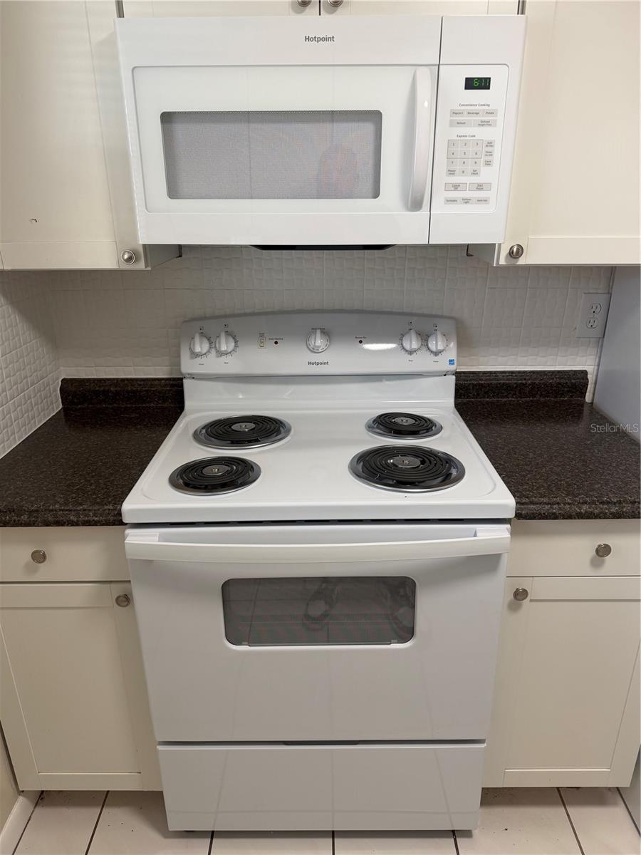 9004 SAINT REGIS LN — photo 8
