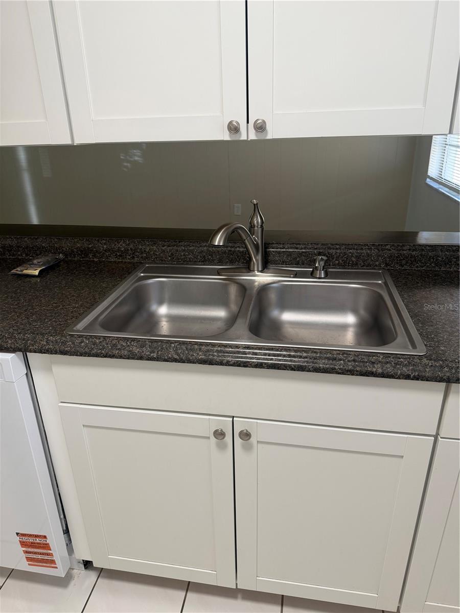 9004 SAINT REGIS LN — photo 10