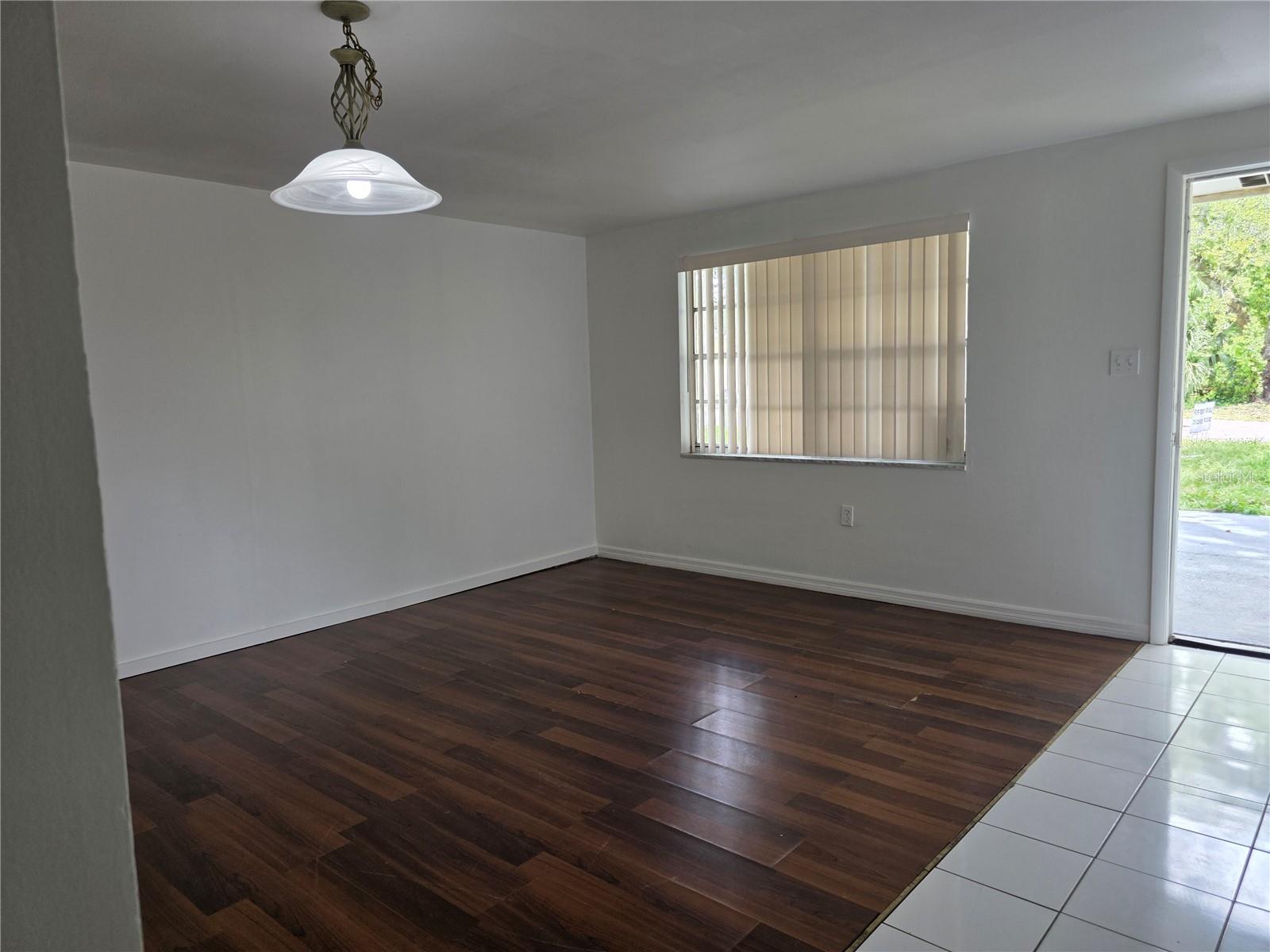 1212 E CHILKOOT AVE — photo 2