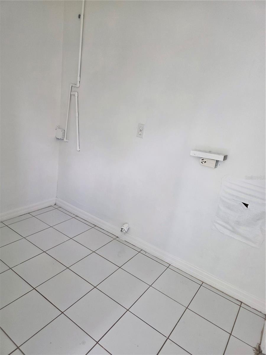 1212 E CHILKOOT AVE — photo 9