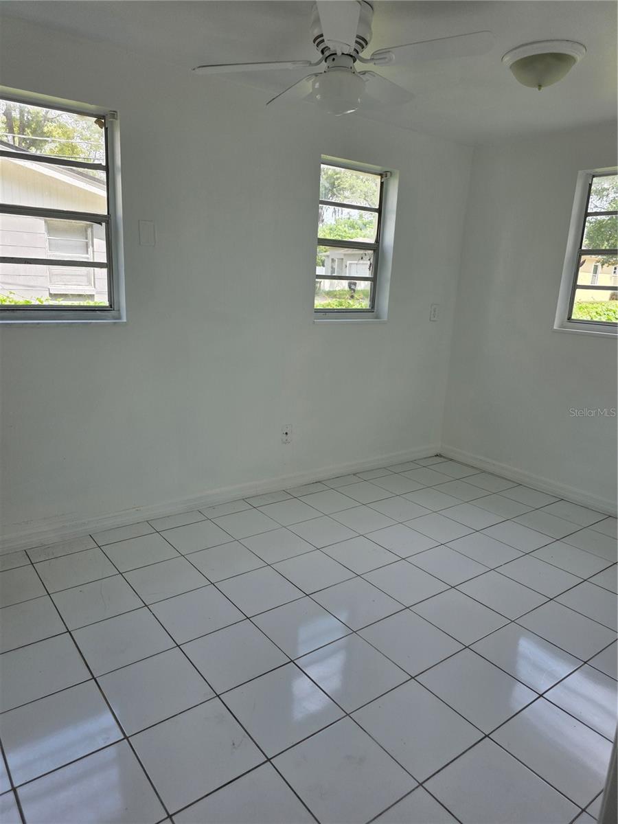 1212 E CHILKOOT AVE — photo 8