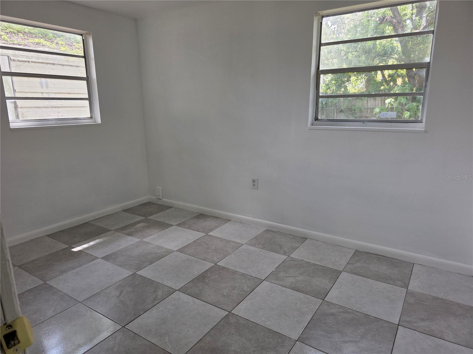 1212 E CHILKOOT AVE — photo 12