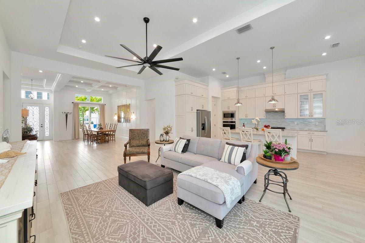 4657 ANTRIM DR — photo 8