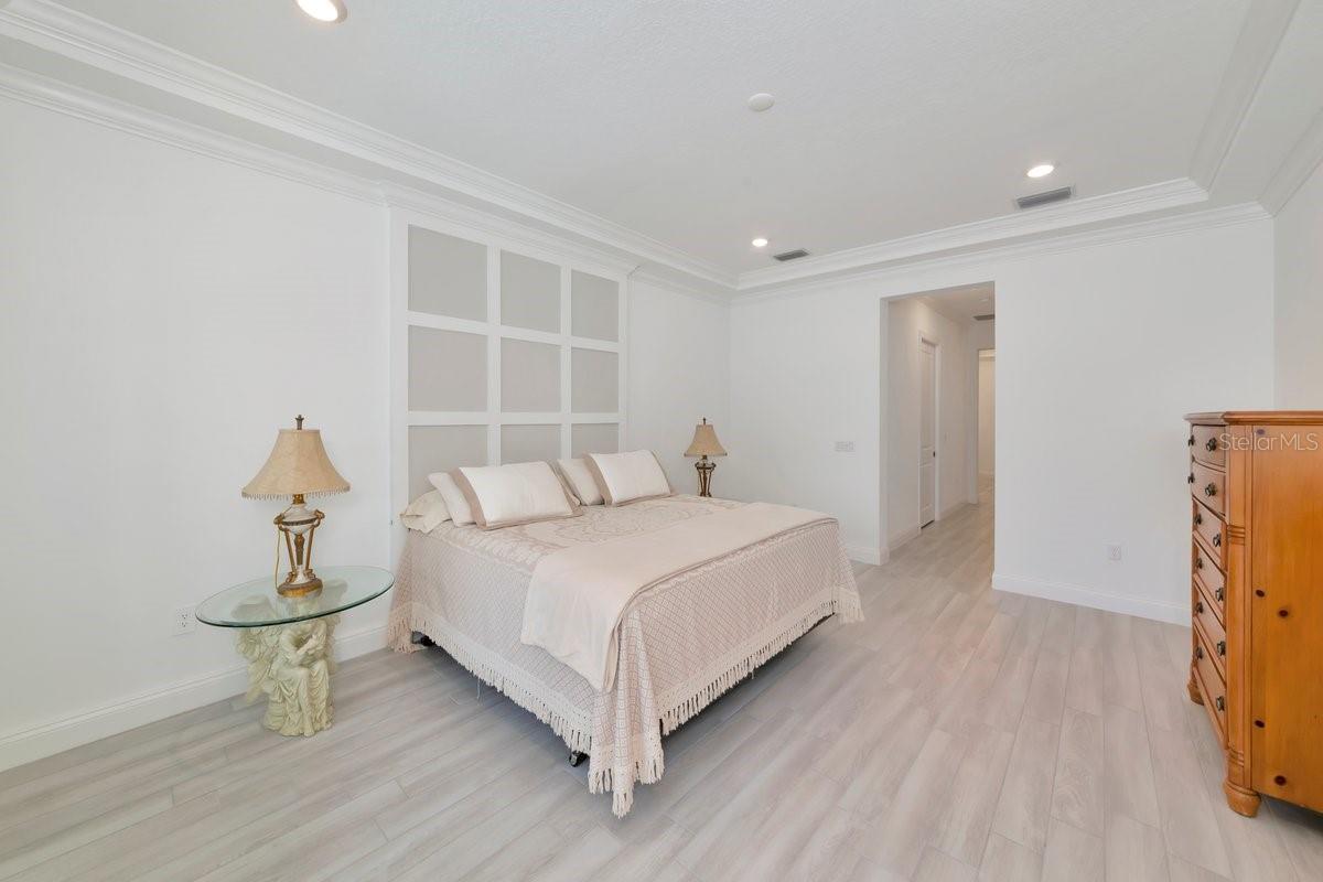 4657 ANTRIM DR — photo 18