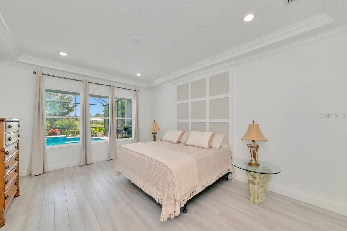 4657 ANTRIM DR — photo 17