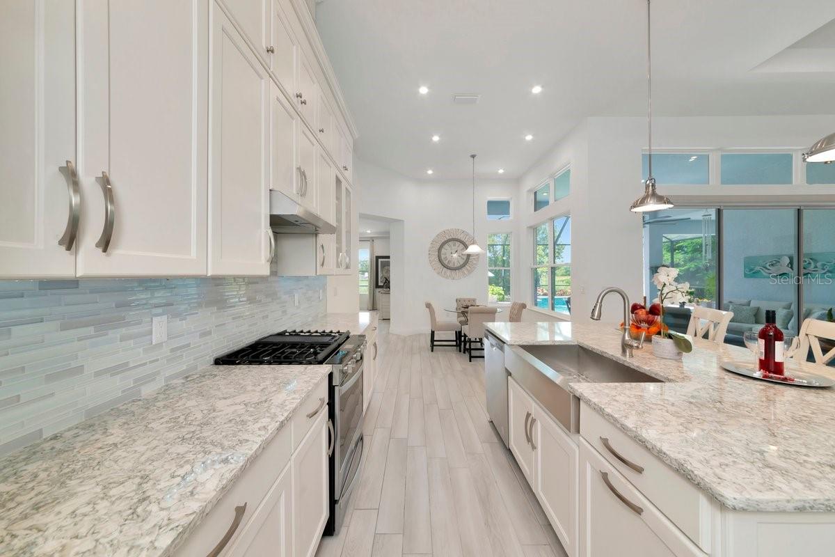 4657 ANTRIM DR — photo 13