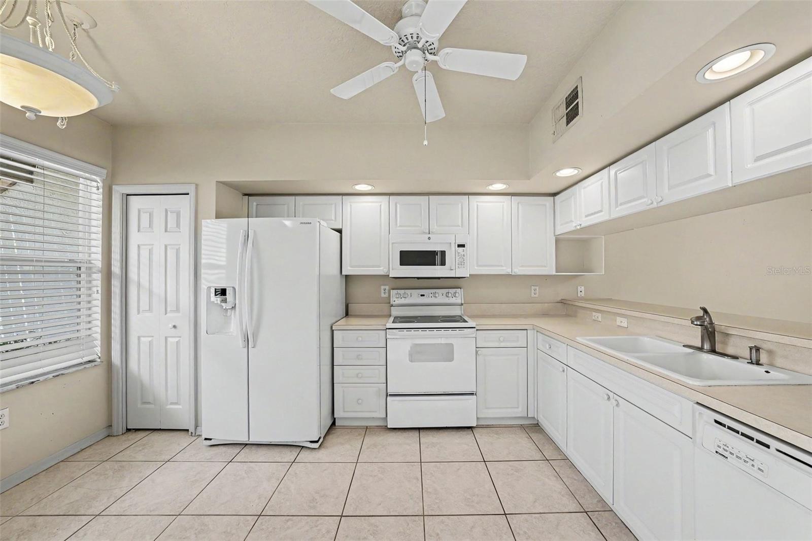 1400 WATER VIEW DR W #102 — photo 12