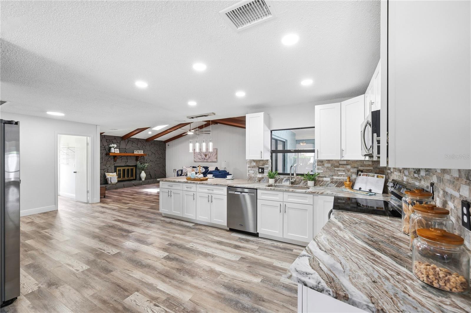14207 ASHBURN PL — photo 13
