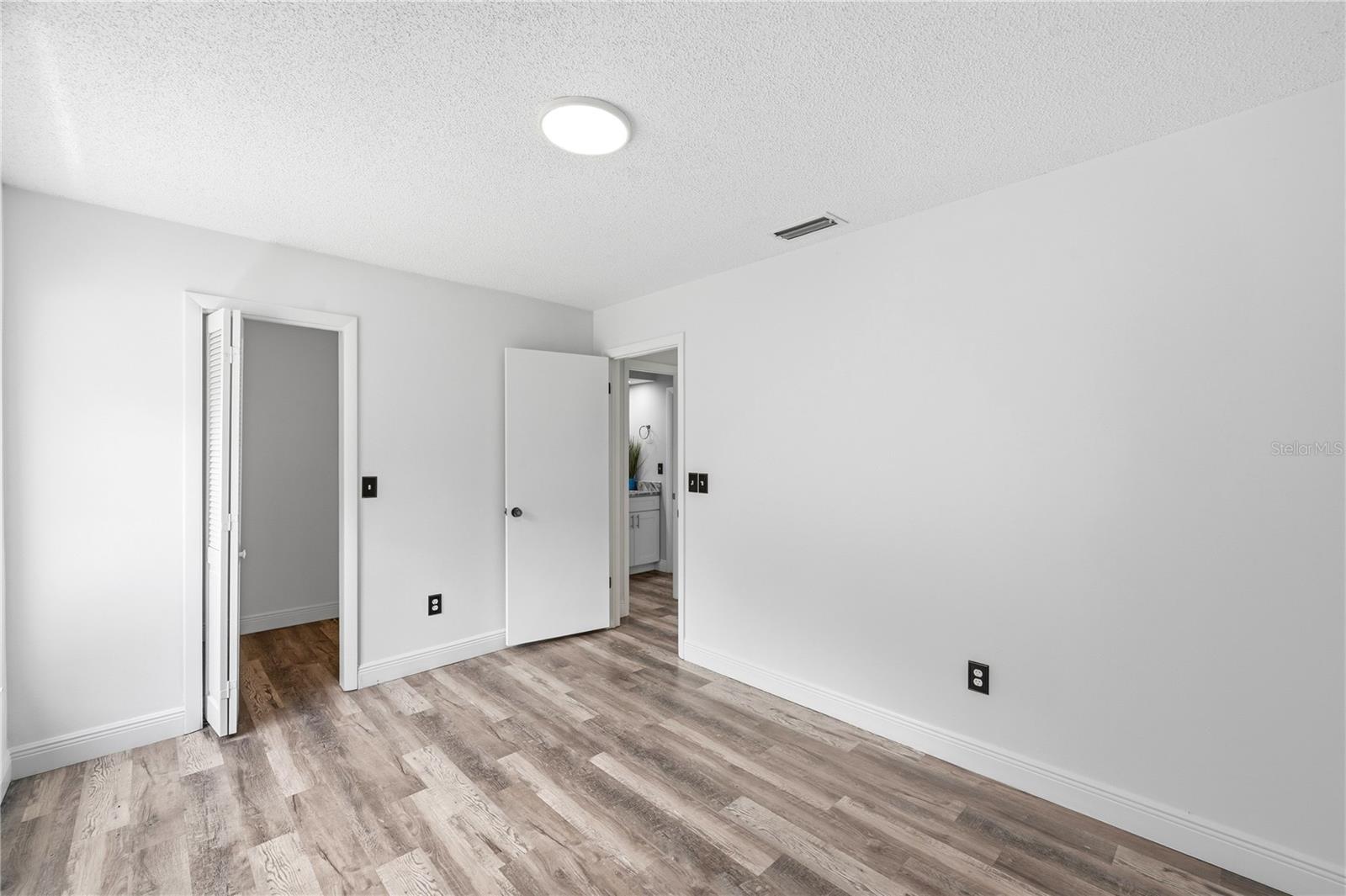 14207 ASHBURN PL — photo 45
