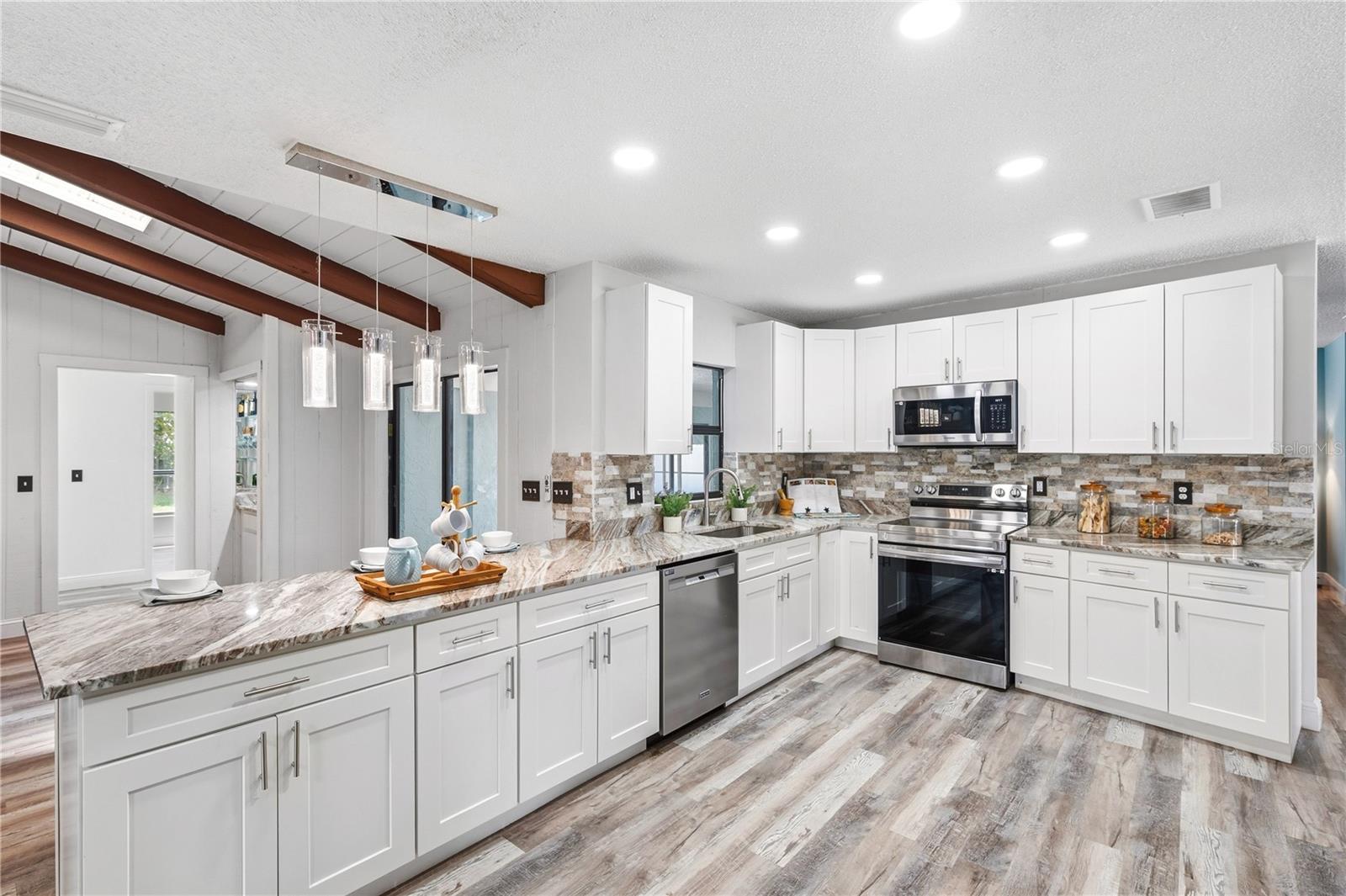 14207 ASHBURN PL — photo 14