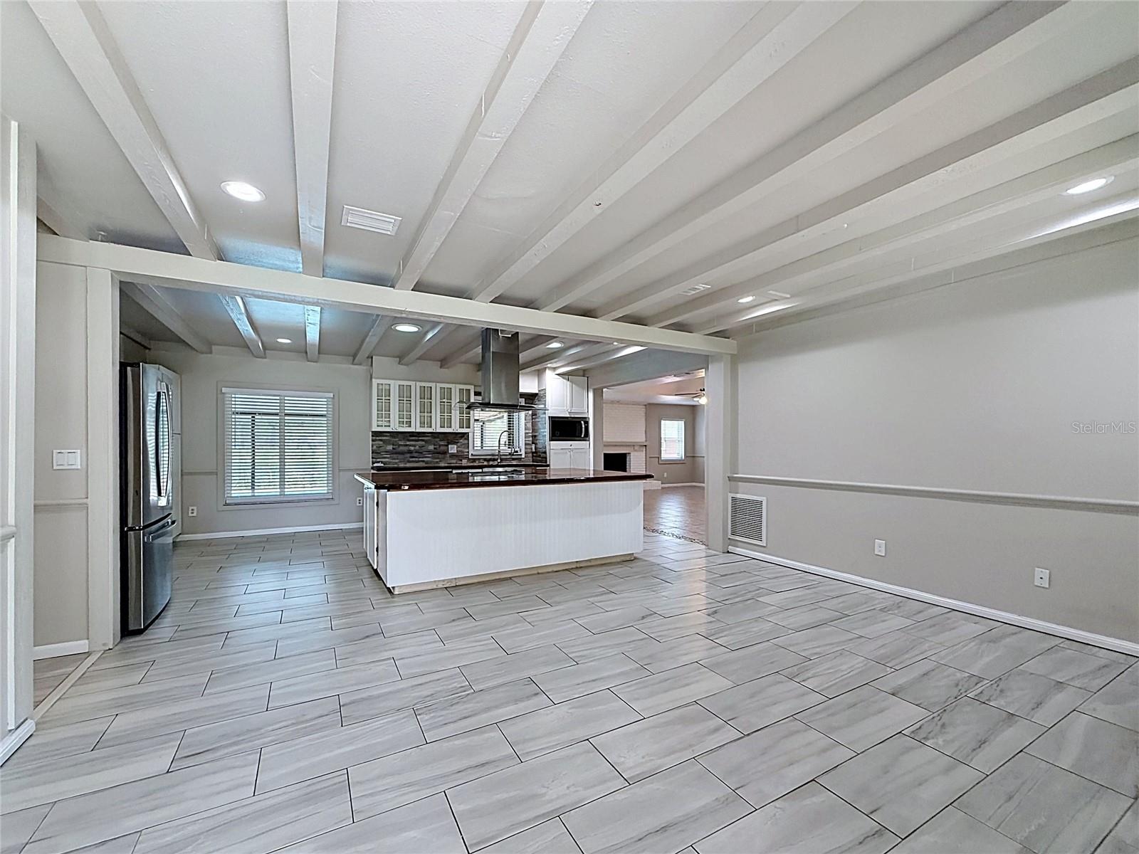 912 SHANGRI LA DR — photo 10
