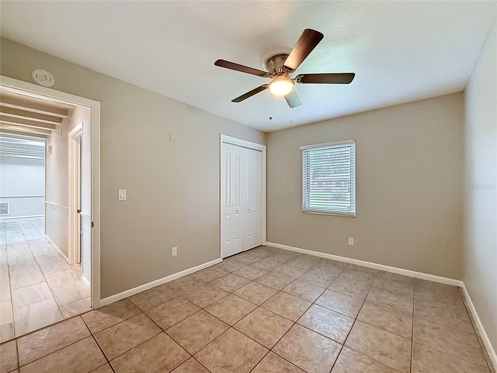 912 SHANGRI LA DR — photo 17