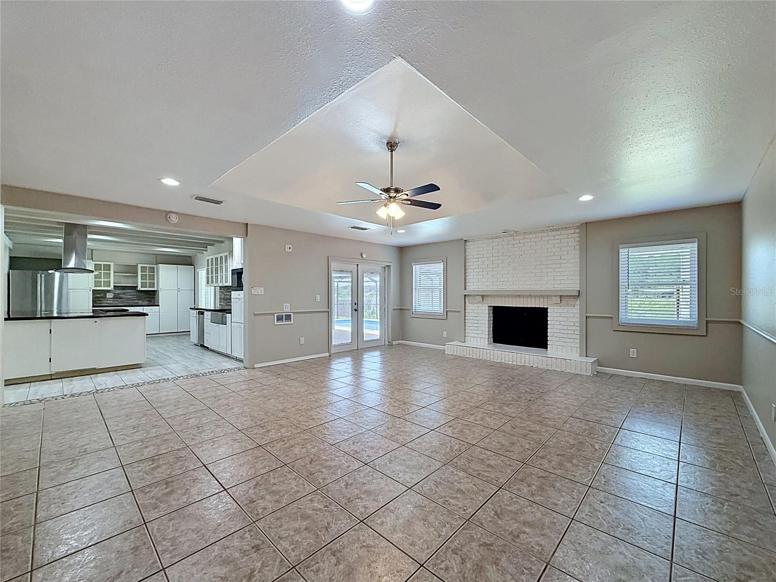 912 SHANGRI LA DR — photo 29