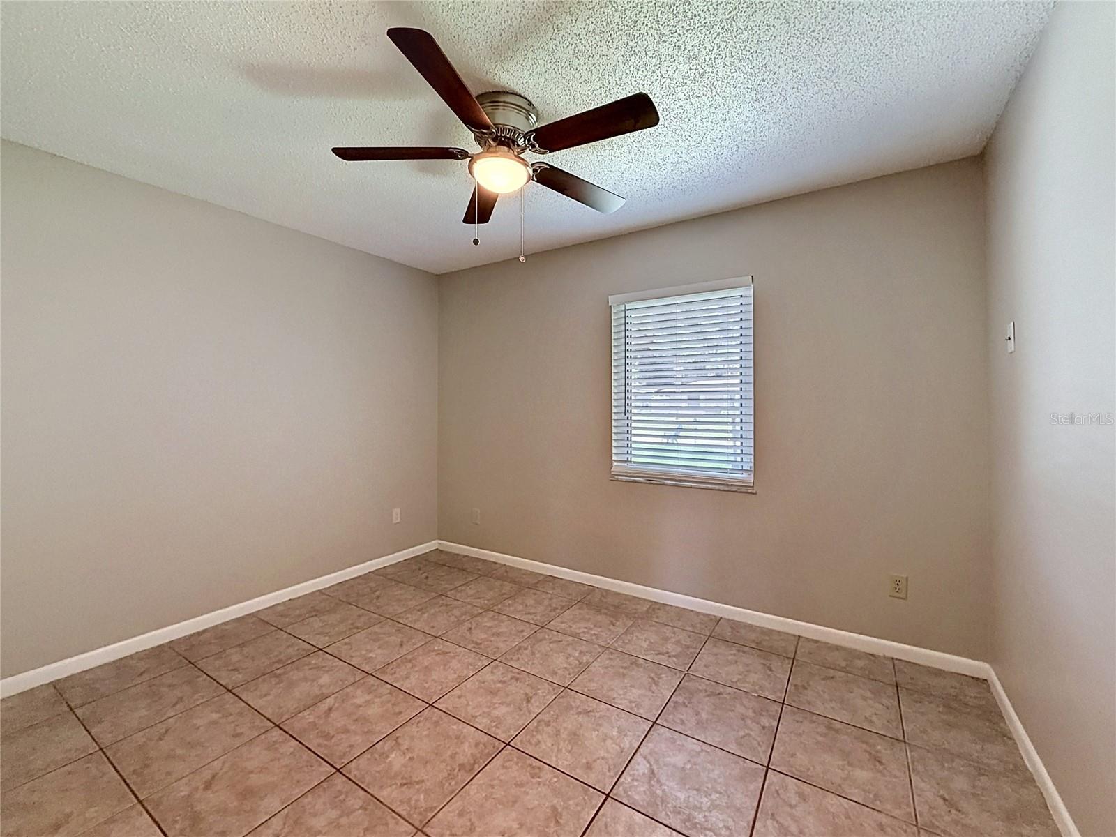 912 SHANGRI LA DR — photo 22