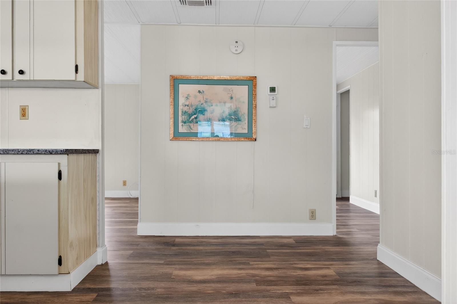 498 LONGWOOD DR — photo 10