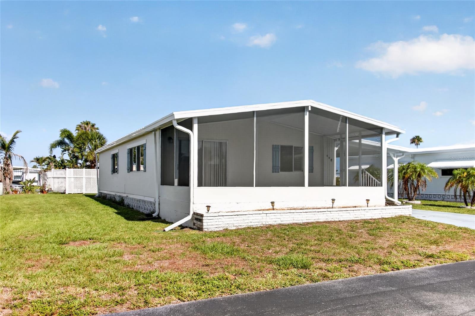 498 LONGWOOD DR — photo 37