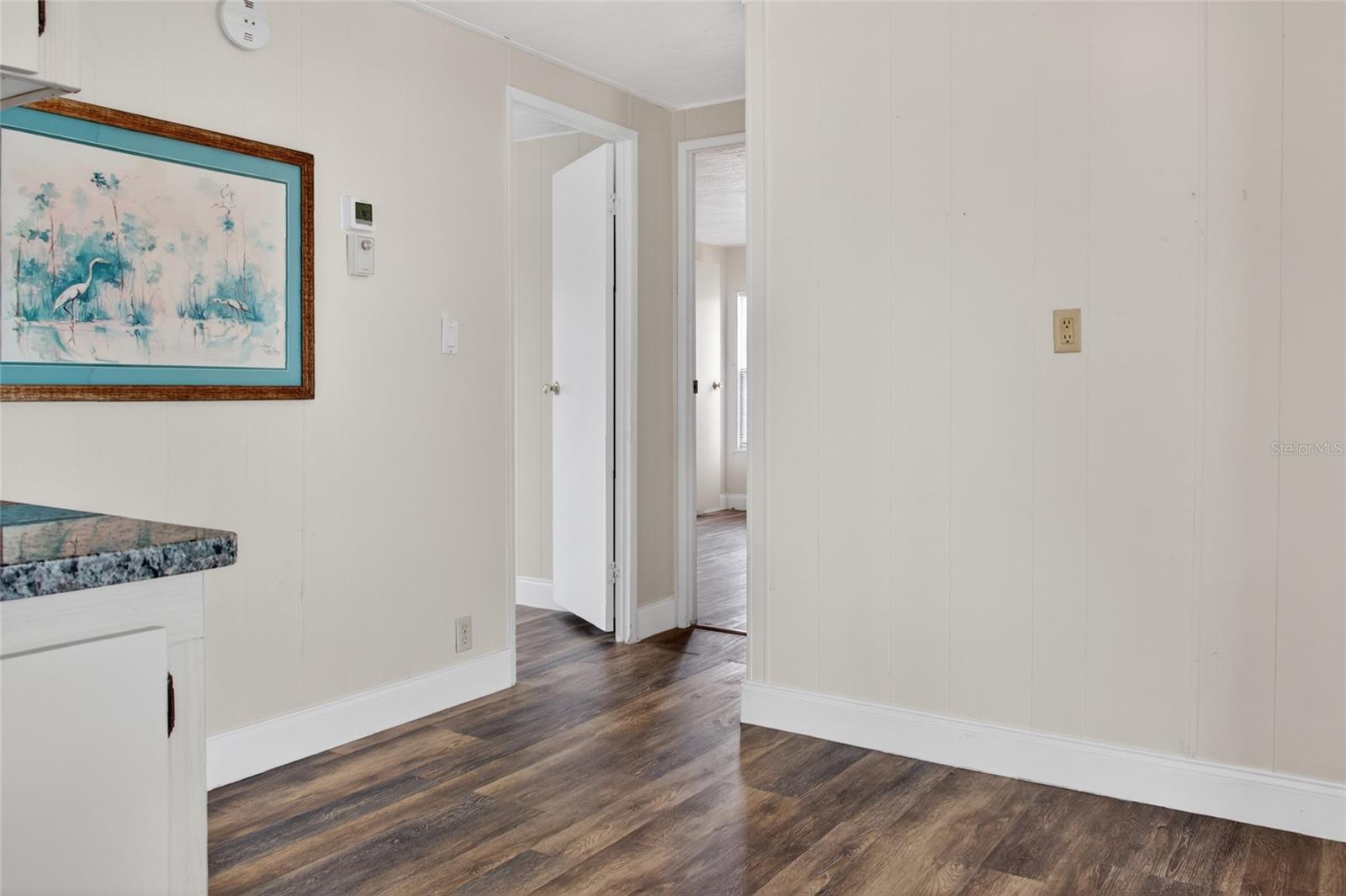 498 LONGWOOD DR — photo 12